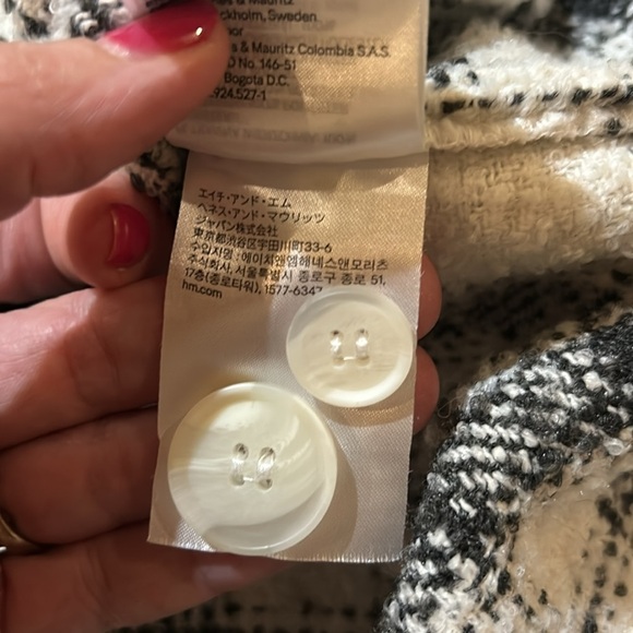 H & M Shacket XS. Like new - Picture 9 of 9